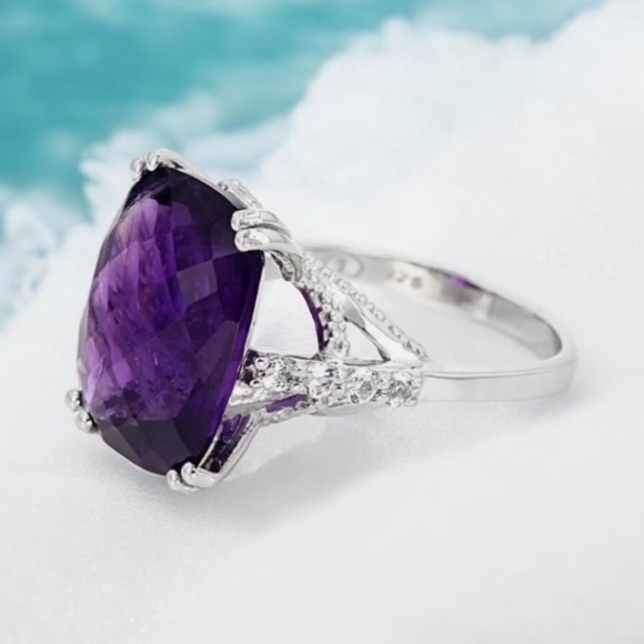 8.5 ctw purple amethyst Rhodium over sterling silver - Picture 1 of 9